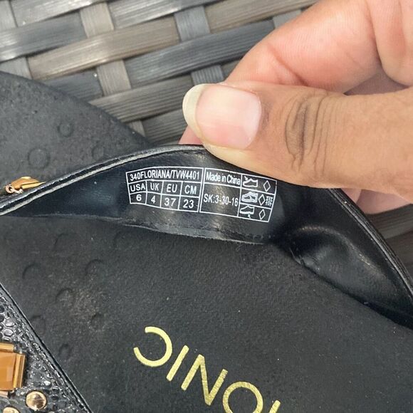 Vionic sandals, women’s size 6 - Picture 5 of 6